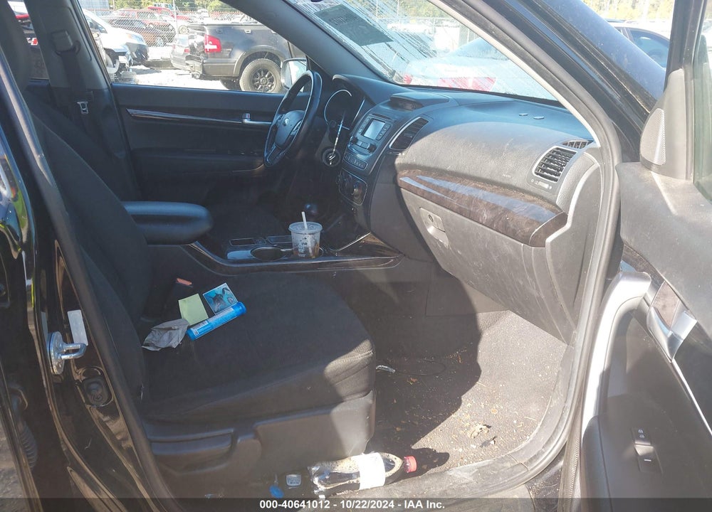 2014 KIA SORENTO LX VIN: 5XYKT3A66EG499652