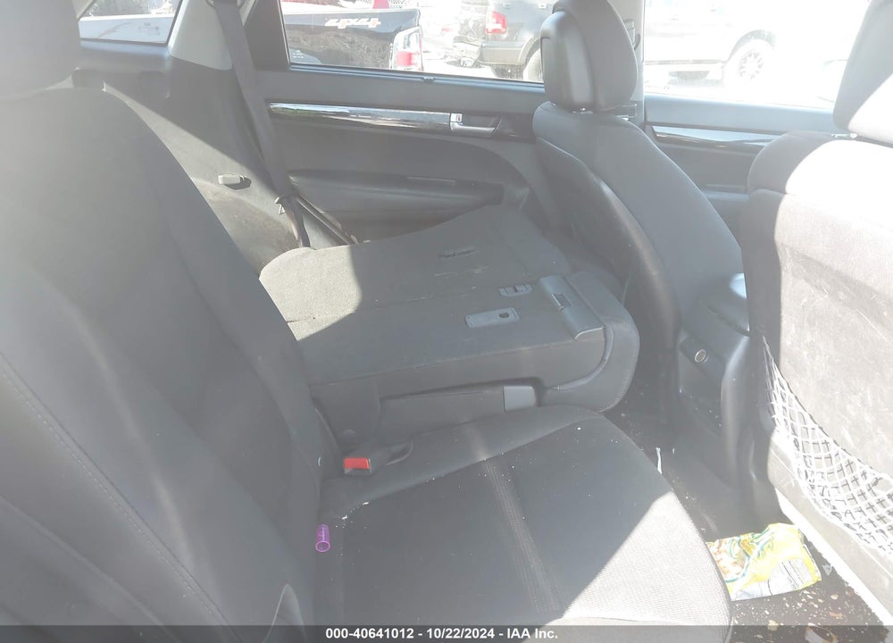 2014 KIA SORENTO LX VIN: 5XYKT3A66EG499652