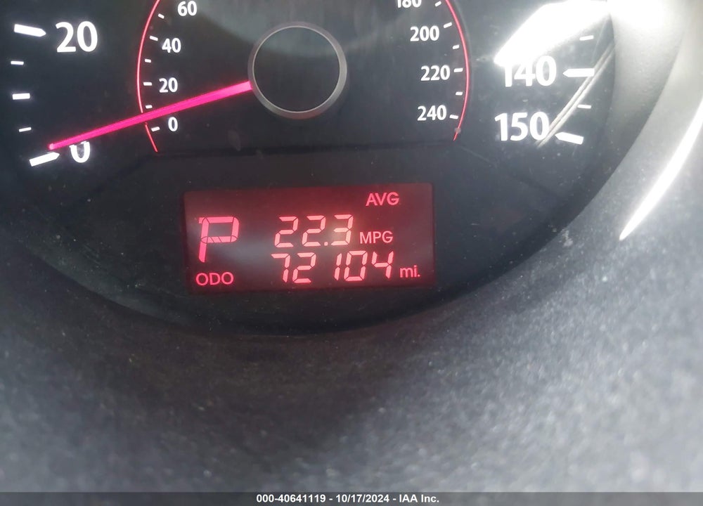 2011 KIA SORENTO LX VIN: 5XYKT3A13BG050073