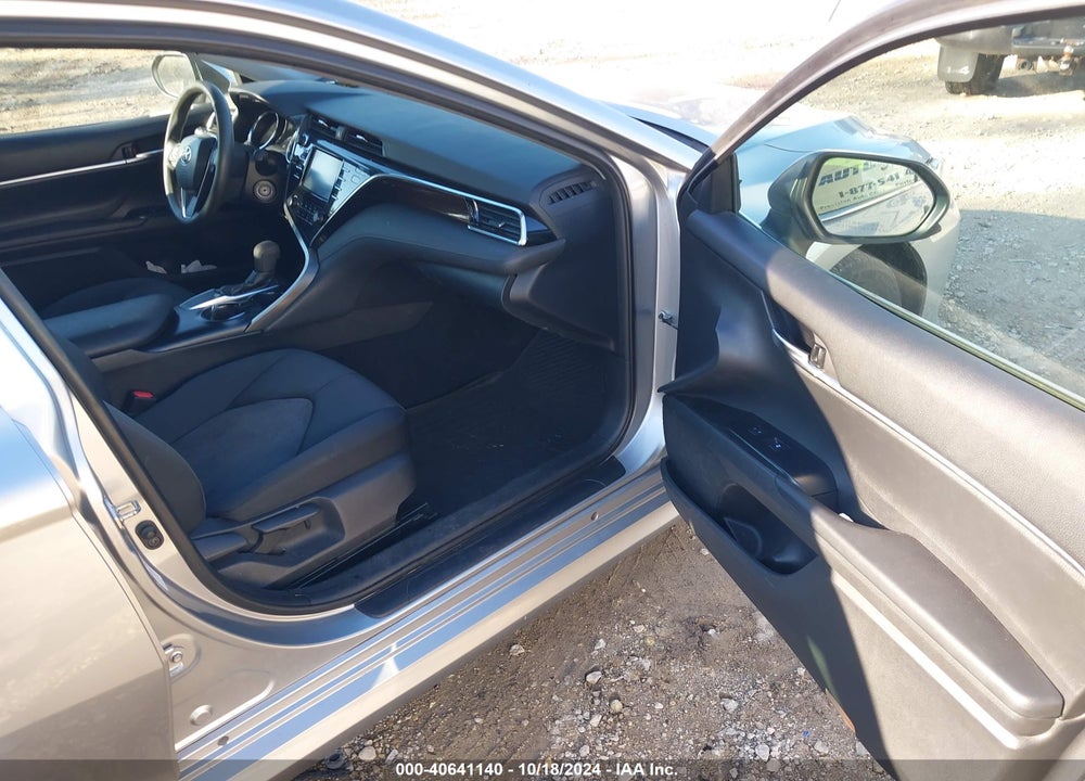 2018 TOYOTA CAMRY LE VIN: 4T1B11HK5JU156753