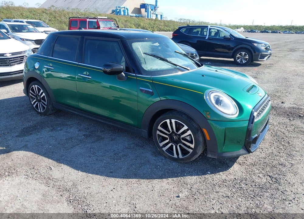 2023 MINI HARDTOP COOPER S VIN: WMW53DK0XP2T29253