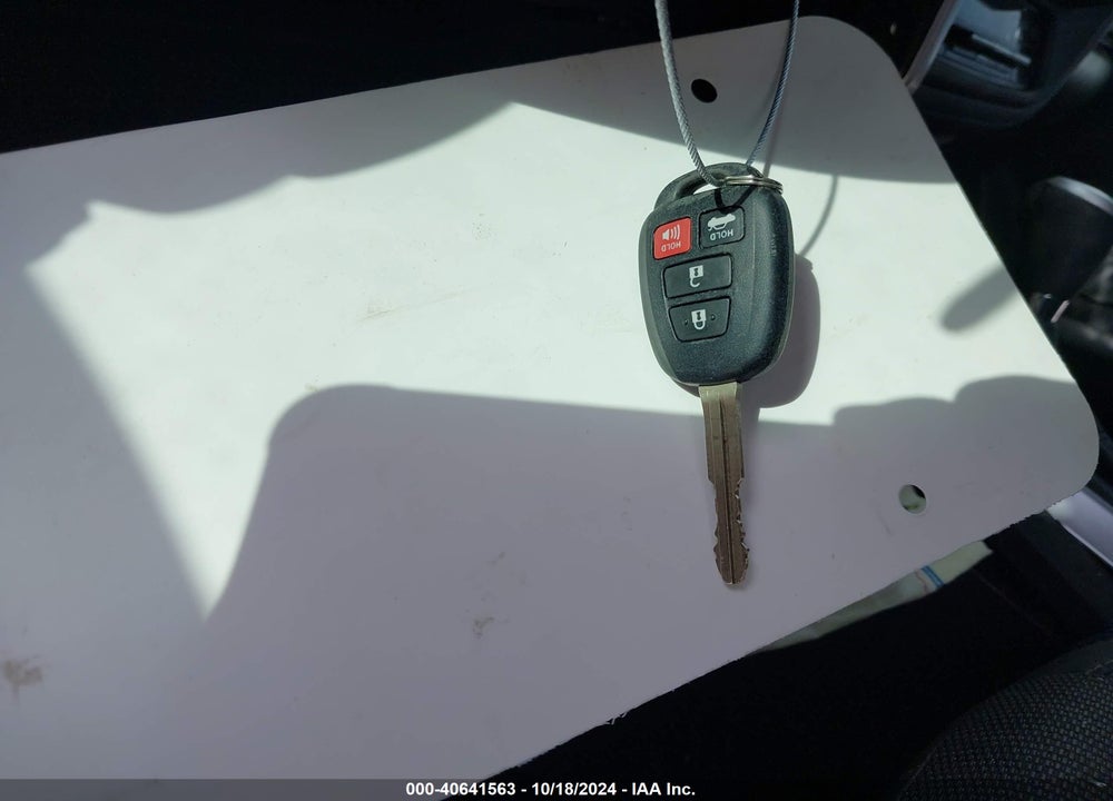 2019 TOYOTA COROLLA SE VIN: 5YFBURHE5KP919647