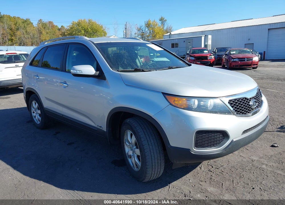 2013 KIA SORENTO LX VIN: 5XYKTCA67DG310909