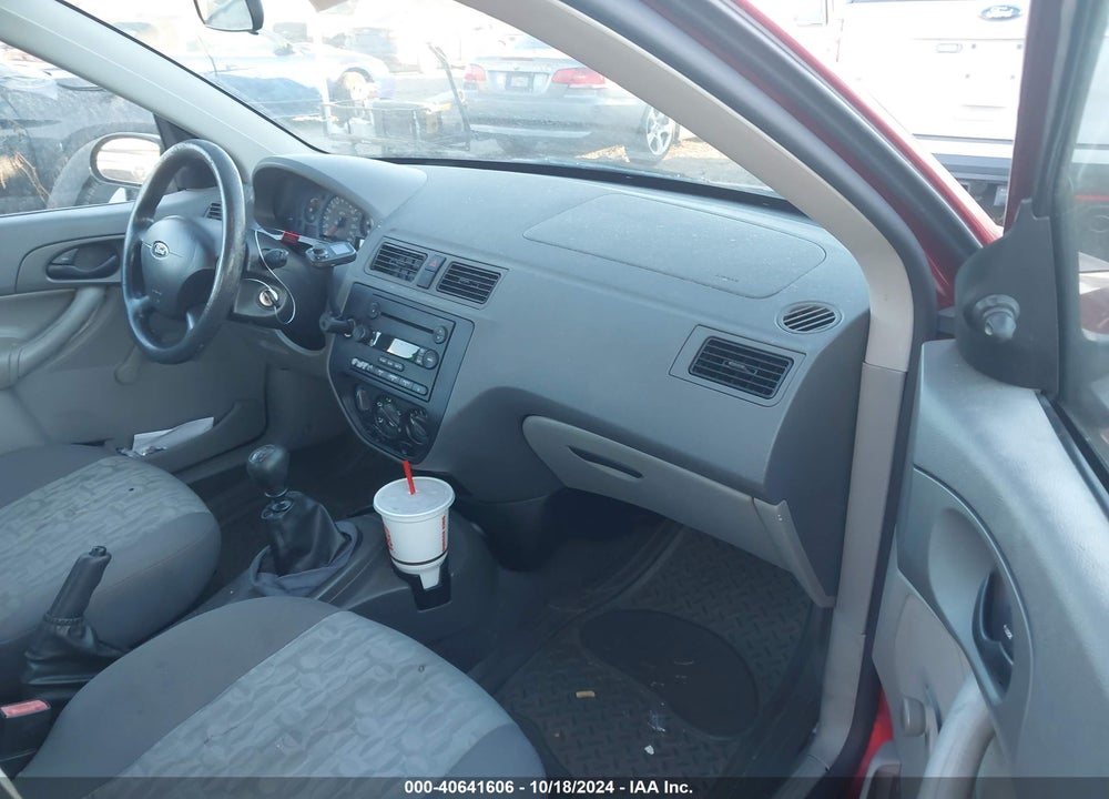 2005 FORD FOCUS ZX4 VIN: 1FAFP34N95W317377
