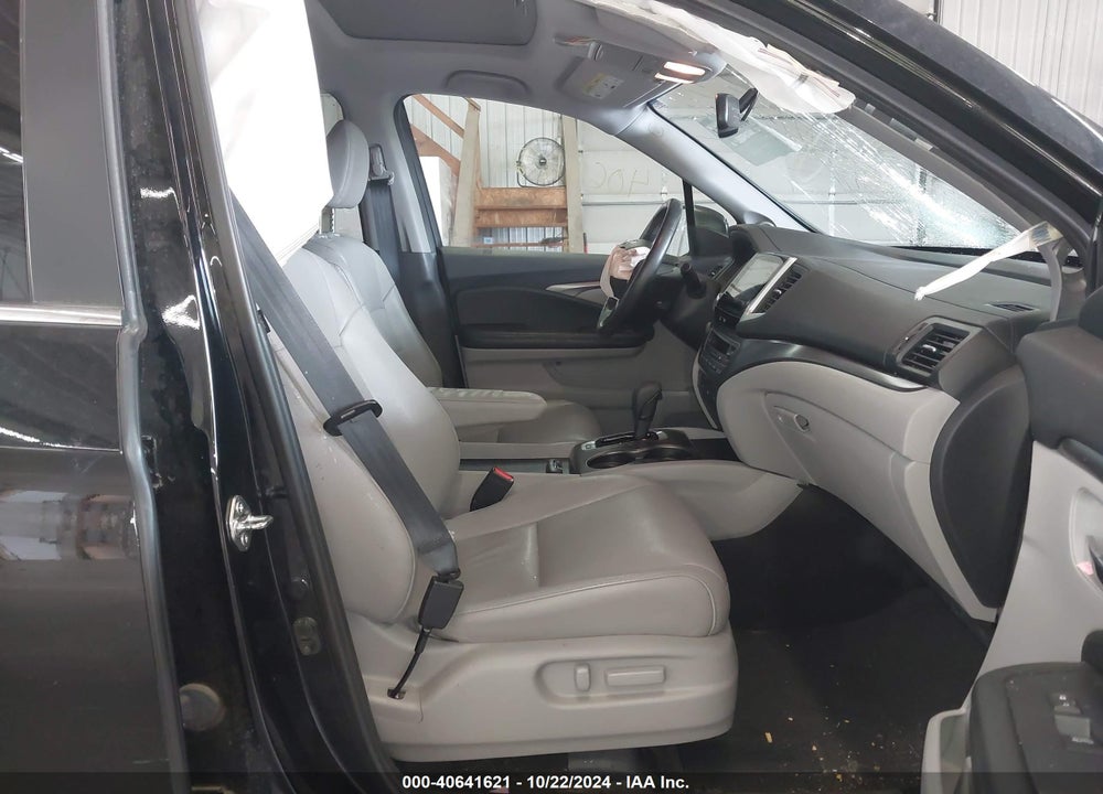 2017 HONDA PILOT EX-L VIN: 5FNYF6H80HB069170