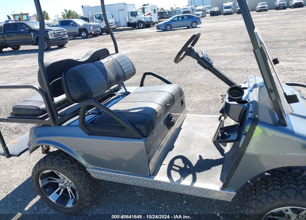 2011 CLUB CAR GOLF CART VIN: AQ1127203192