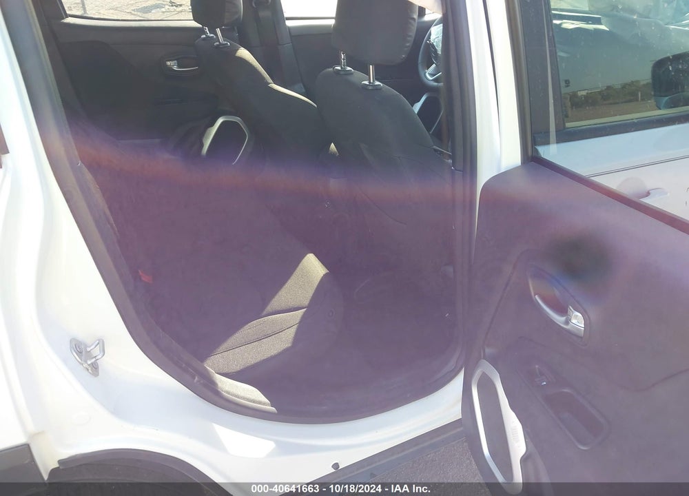 2018 JEEP RENEGADE LATITUDE FWD VIN: ZACCJABB8JPH33696