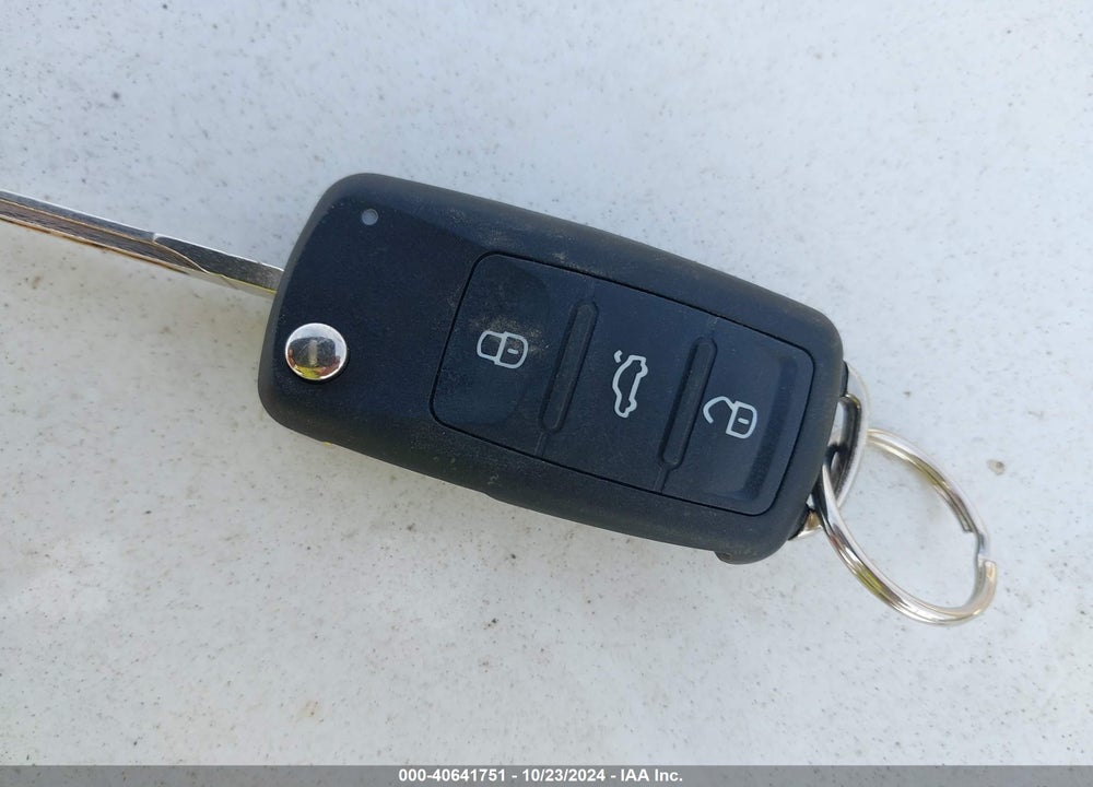 2013 VOLKSWAGEN JETTA 2.5L SE VIN: 3VWDP7AJ2DM395974