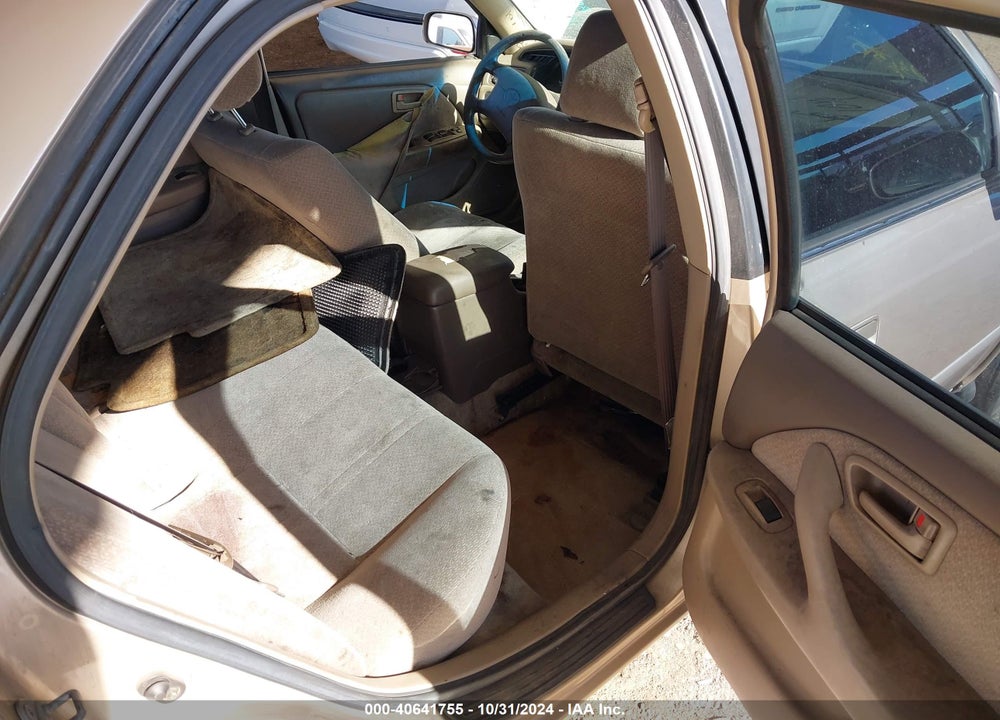 2000 TOYOTA CAMRY LE VIN: JT2BG22K3Y0490288