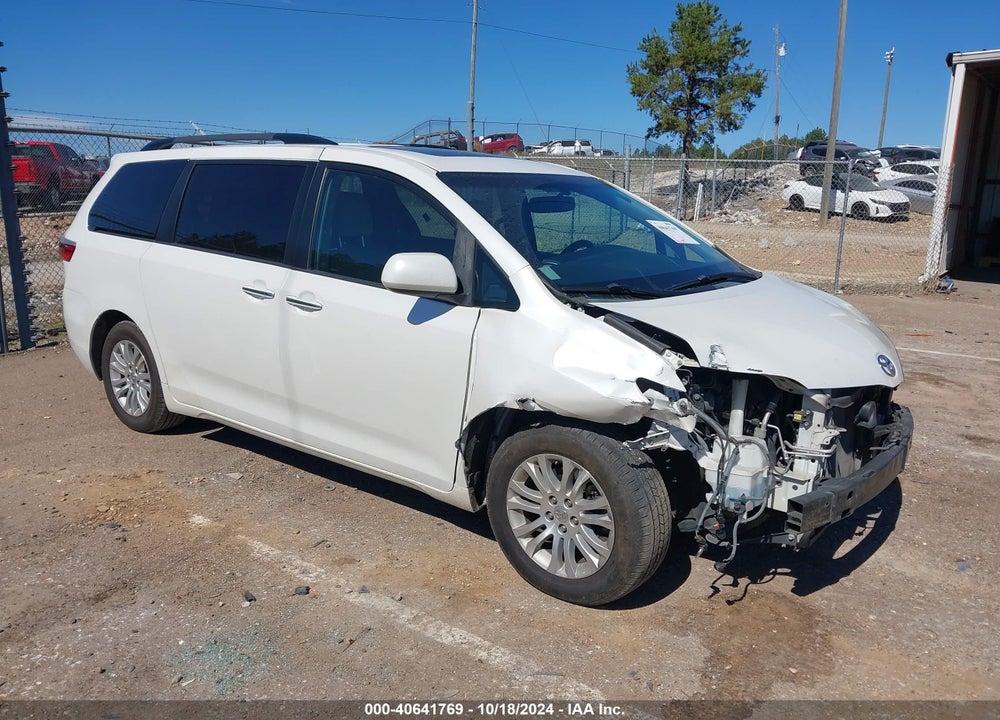 2015 TOYOTA SIENNA XLE 8 PASSENGER VIN: 5TDYK3DC5FS545135