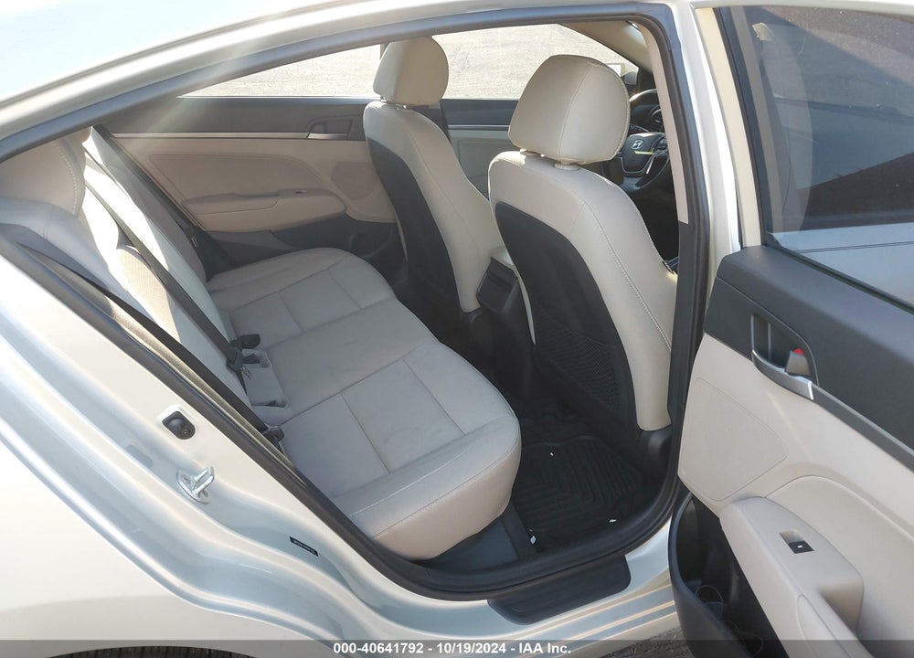 2017 HYUNDAI ELANTRA VIN: 5NPD84LFXHH041350