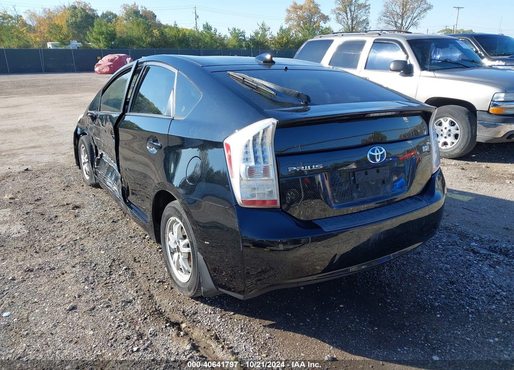 2011 TOYOTA PRIUS TWO VIN: JTDKN3DU6B0253643