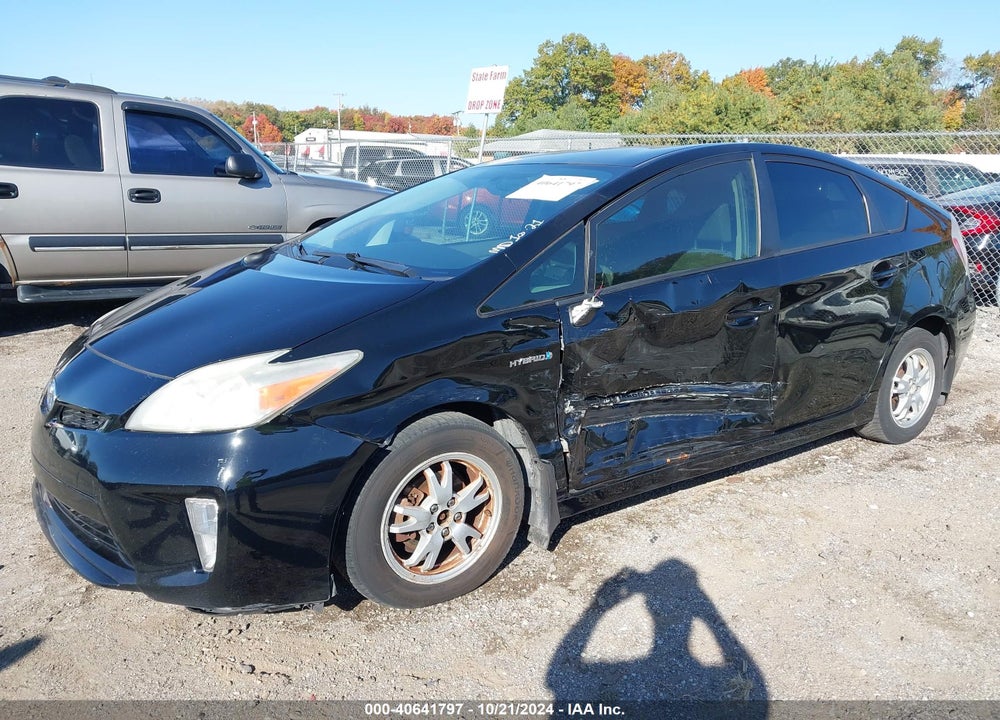 2011 TOYOTA PRIUS TWO VIN: JTDKN3DU6B0253643