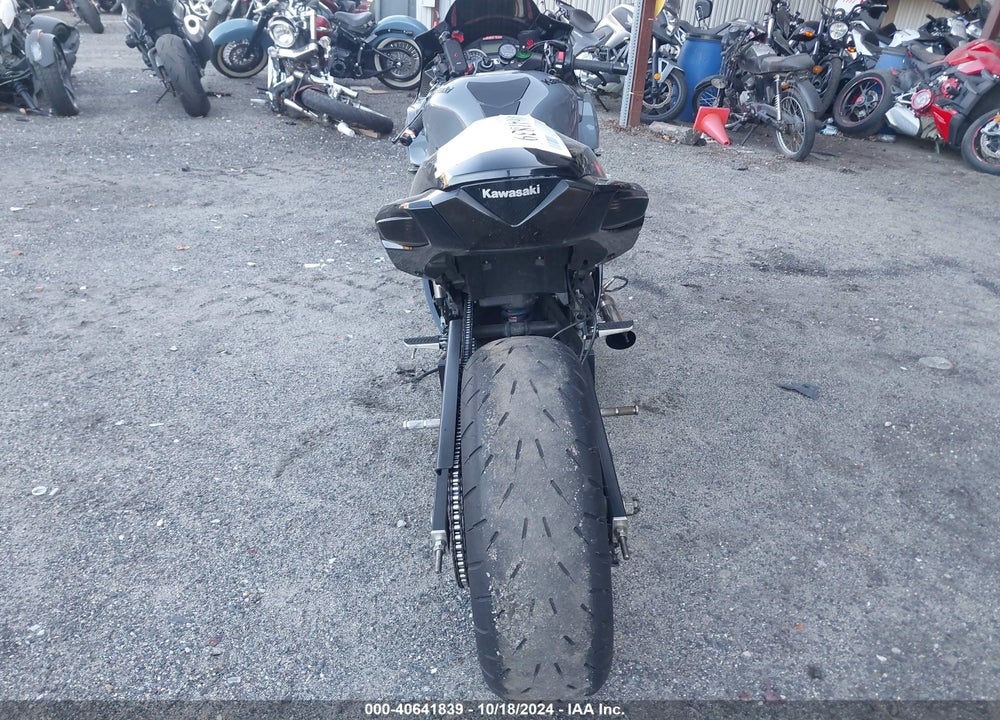 2021 KAWASAKI ZX1400 J VIN: JKBZXNJ1XMA013268