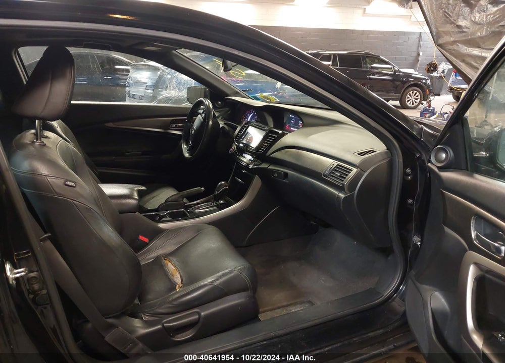 2017 HONDA ACCORD EX-L V6 VIN: 1HGCT2B82HA003010