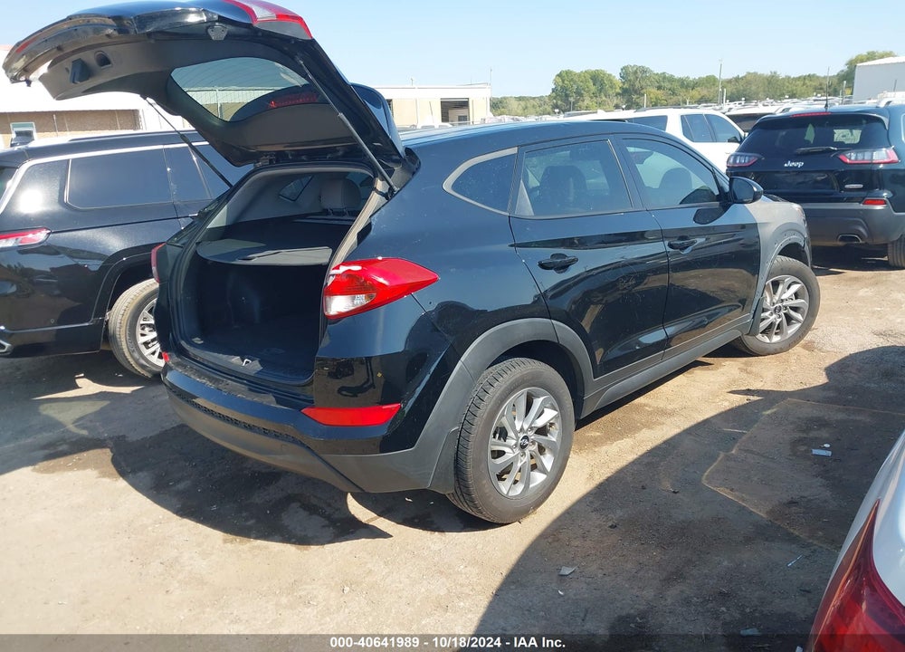 2018 HYUNDAI TUCSON SE VIN: KM8J23A48JU631716