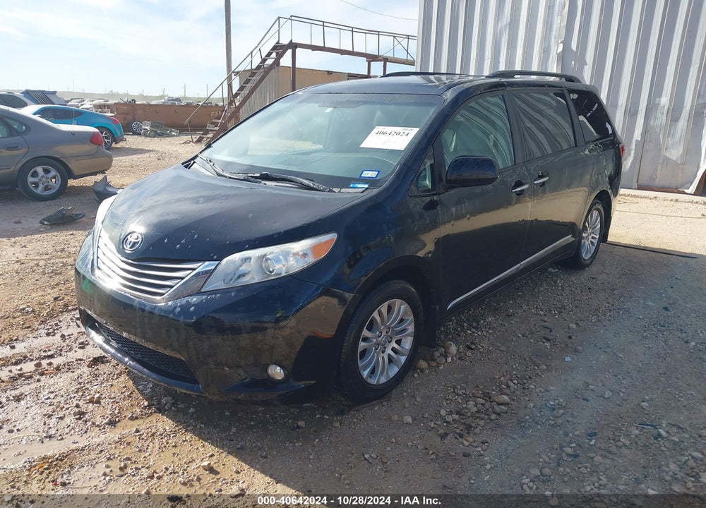 2017 TOYOTA SIENNA XLE PREMIUM 8 PASSENGER VIN: 5TDYZ3DC8HS854239