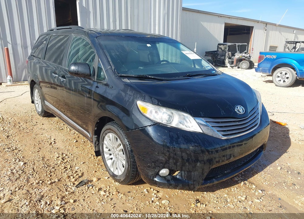 2017 TOYOTA SIENNA XLE PREMIUM 8 PASSENGER VIN: 5TDYZ3DC8HS854239