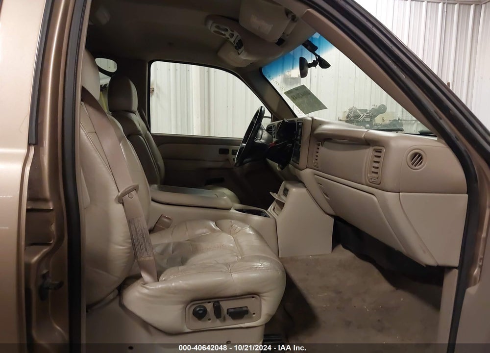 2001 CHEVROLET TAHOE LT VIN: 1GNEK13T61J170538