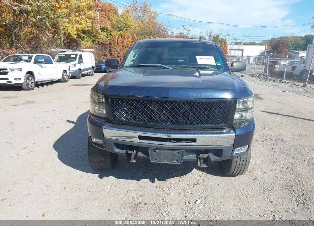 2011 CHEVROLET SILVERADO 1500 LT VIN: 1GCRKSE3XBZ432013