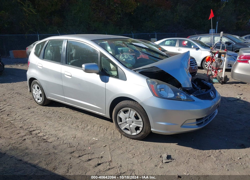 2013 HONDA FIT VIN: JHMGE8H39DC080995