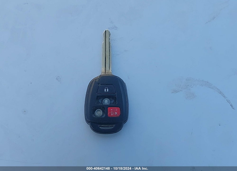 2015 TOYOTA COROLLA LE VIN: 5YFBURHE7FP284467