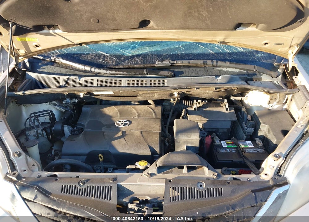 2011 TOYOTA SIENNA LE V6 VIN: 5TDKK3DC4BS017053