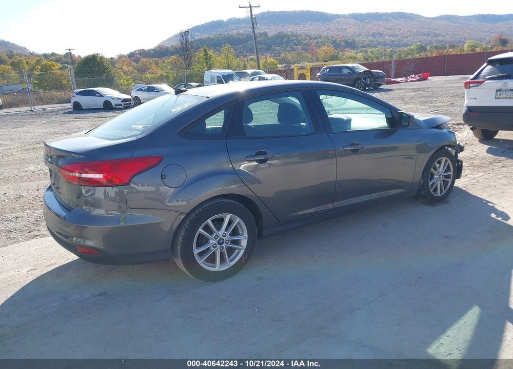 2018 FORD FOCUS SE VIN: 1FADP3F2XJL279891