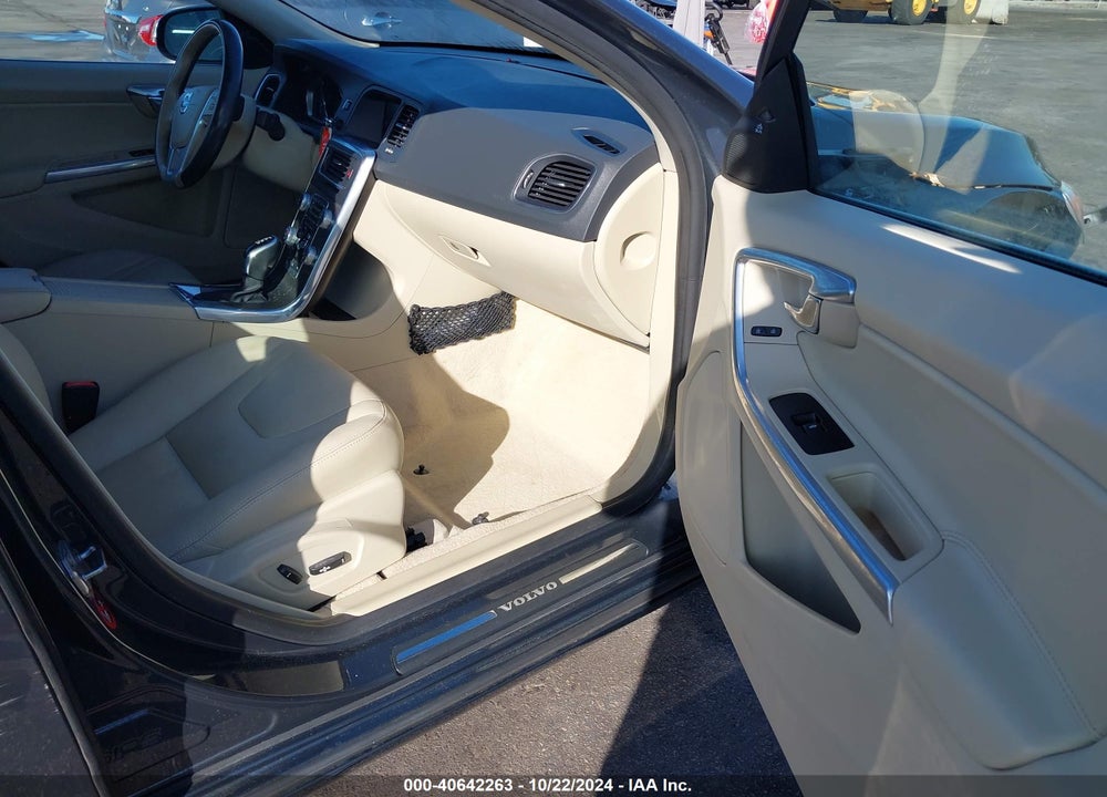 2016 VOLVO S60 T5 DRIVE-E PREMIER VIN: YV126MFK5G2396653