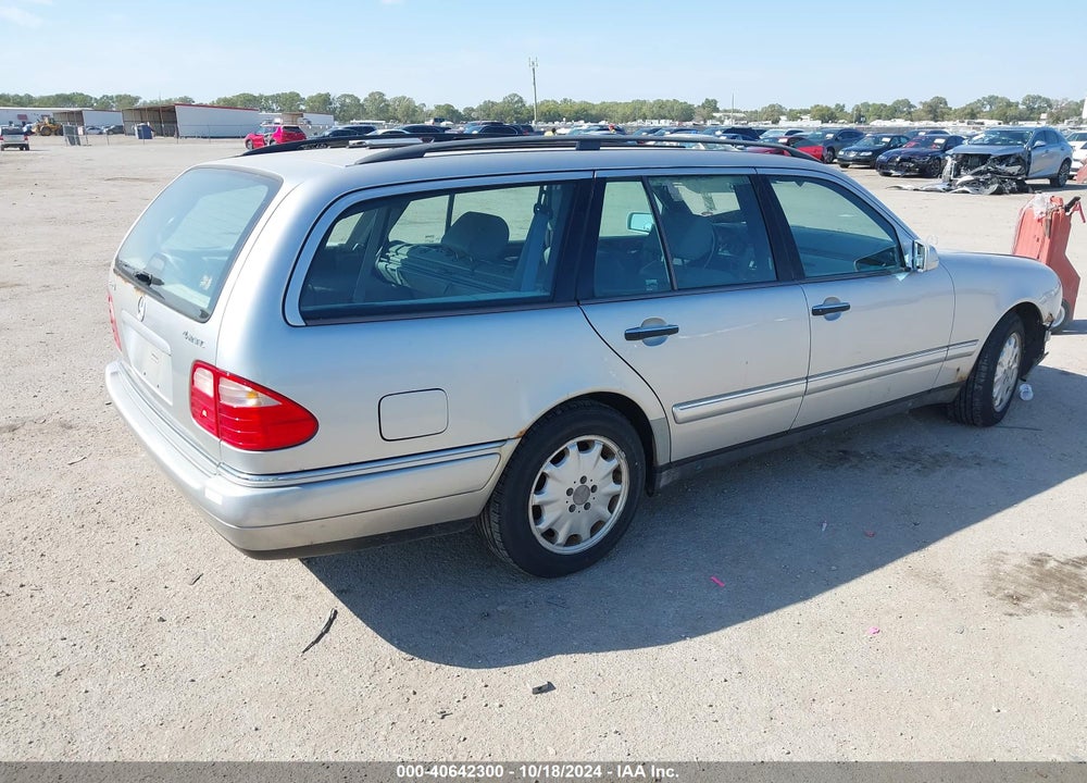1999 MERCEDES-BENZ E 320 AWD VIN: WDBJH82F0XX017149