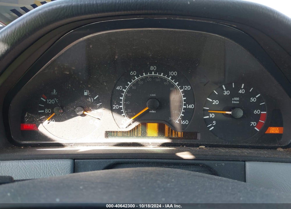 1999 MERCEDES-BENZ E 320 AWD VIN: WDBJH82F0XX017149