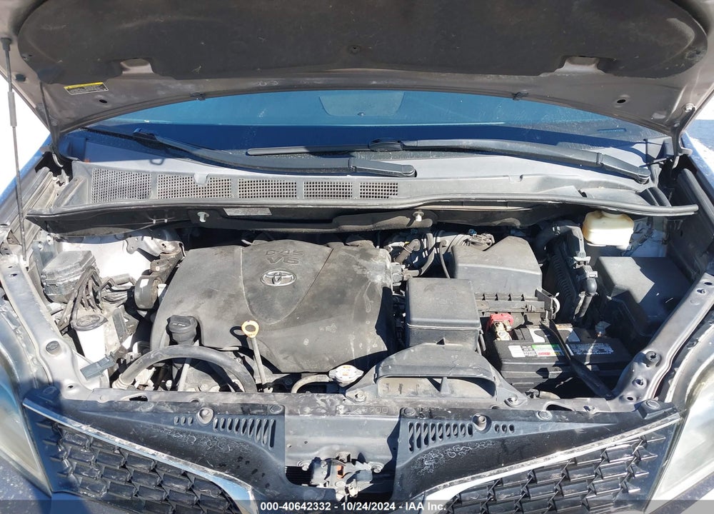 2019 TOYOTA SIENNA SE 8 PASSENGER VIN: 5TDXZ3DC4KS977586
