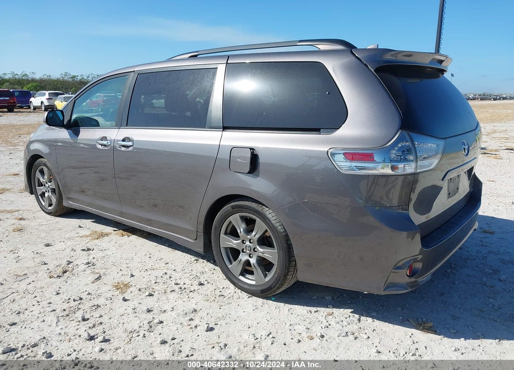 2019 TOYOTA SIENNA SE 8 PASSENGER VIN: 5TDXZ3DC4KS977586