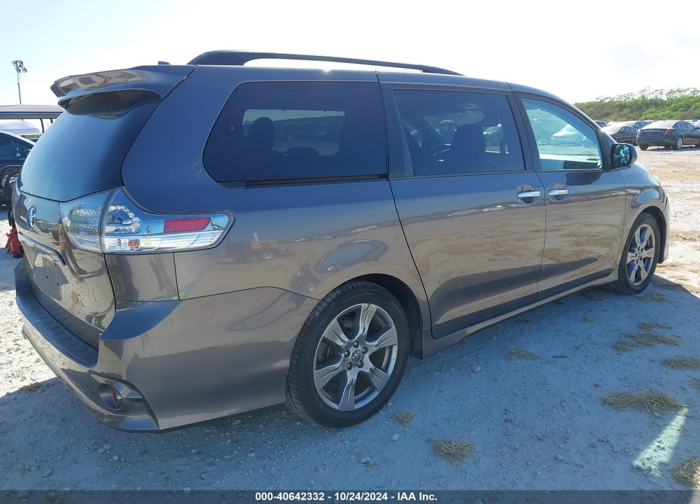 2019 TOYOTA SIENNA SE 8 PASSENGER VIN: 5TDXZ3DC4KS977586