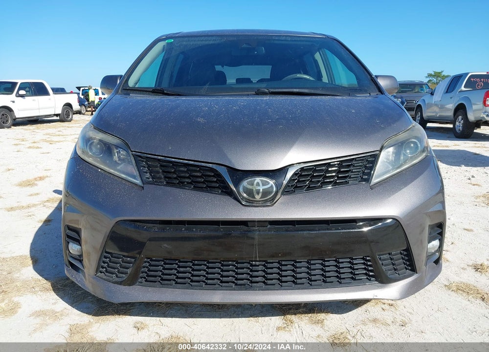 2019 TOYOTA SIENNA SE 8 PASSENGER VIN: 5TDXZ3DC4KS977586