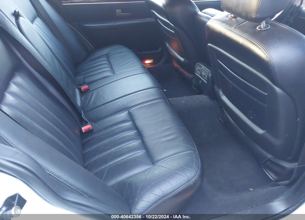 2005 LINCOLN TOWN CAR SIGNATURE VIN: 1LNHM81W65Y651338