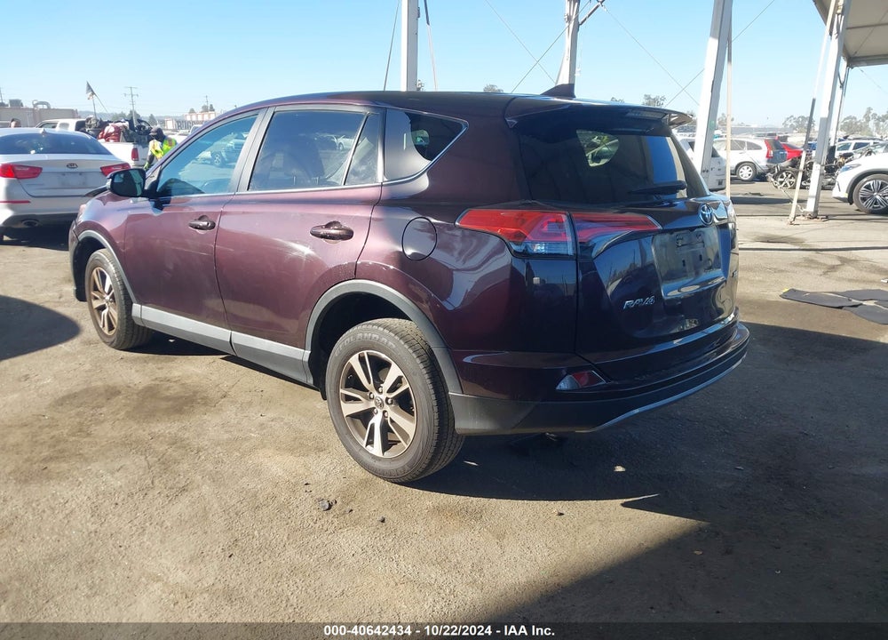 2018 TOYOTA RAV4 XLE VIN: 2T3WFREV3JW522040