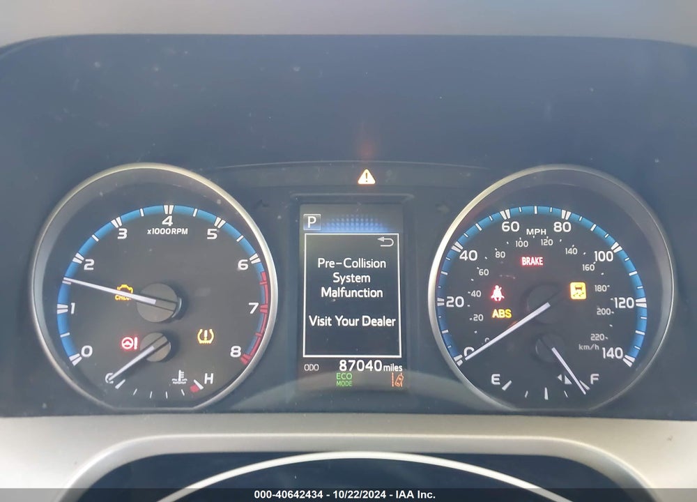 2018 TOYOTA RAV4 XLE VIN: 2T3WFREV3JW522040