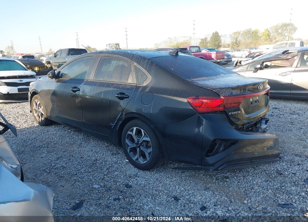 2019 KIA FORTE LXS VIN: 3KPF24ADXKE136904