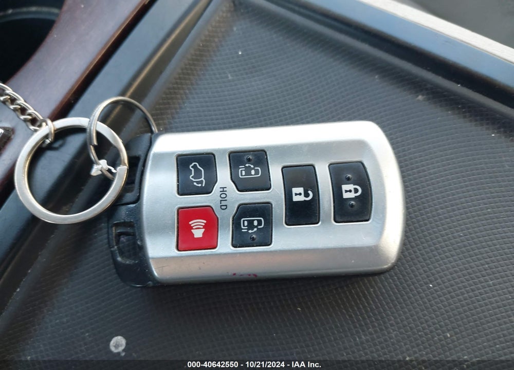 2013 TOYOTA SIENNA XLE LIMITED VIN: 5TDYK3DC1DS373148