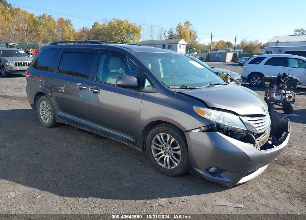 2013 TOYOTA SIENNA XLE LIMITED VIN: 5TDYK3DC1DS373148