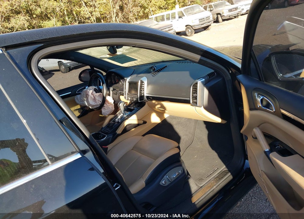 2016 PORSCHE CAYENNE VIN: WP1AA2A26GLA06356