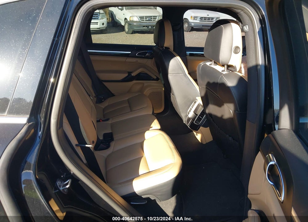 2016 PORSCHE CAYENNE VIN: WP1AA2A26GLA06356