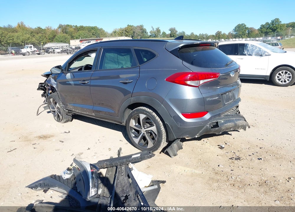 2018 HYUNDAI TUCSON VALUE VIN: KM8J3CA26JU753471