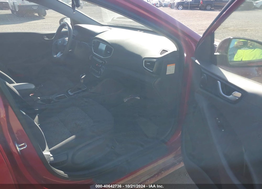 2019 HYUNDAI IONIQ HYBRID VIN: KMHC65LC6KU109164
