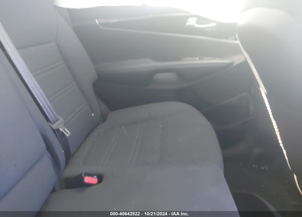 2018 KIA SORENTO 3.3L LX VIN: 5XYPGDA54JG370651