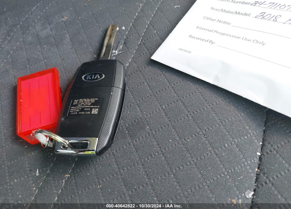 2018 KIA SORENTO 3.3L LX VIN: 5XYPGDA54JG370651
