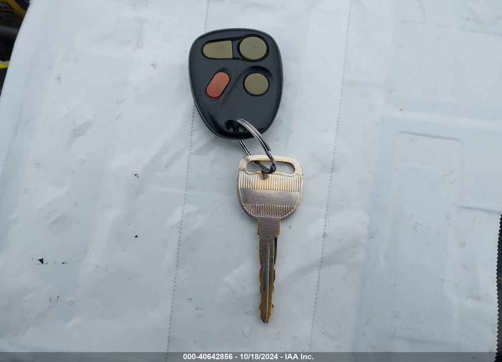 2002 SATURN S-SERIES SL2 VIN: 1G8ZK547X2Z161986