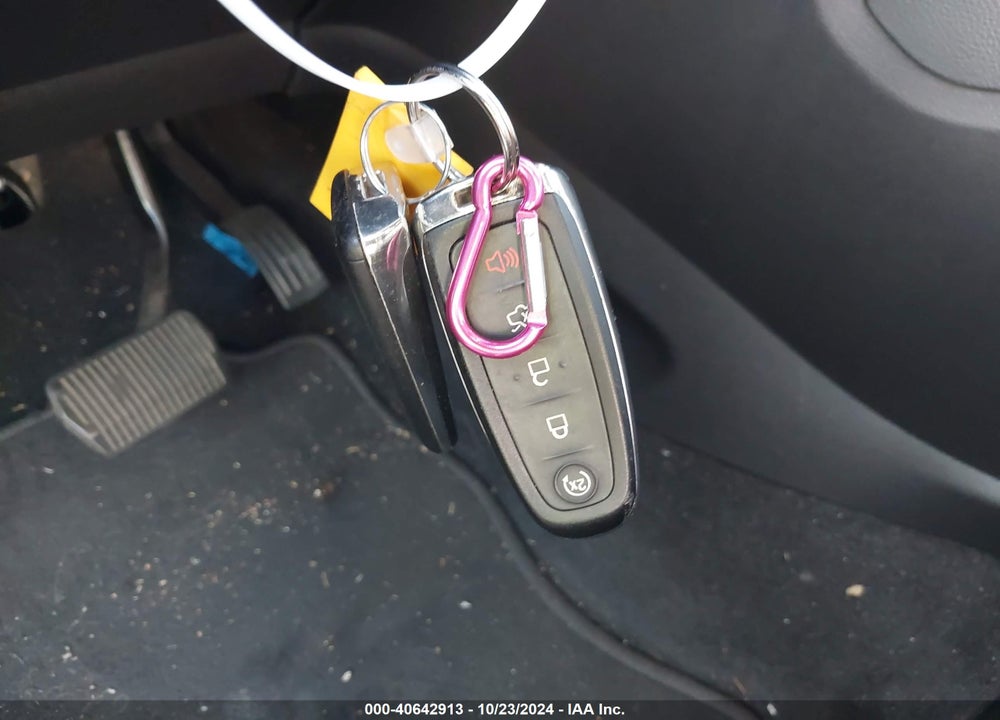 2017 FORD ESCAPE TITANIUM VIN: 1FMCU0J93HUB89709