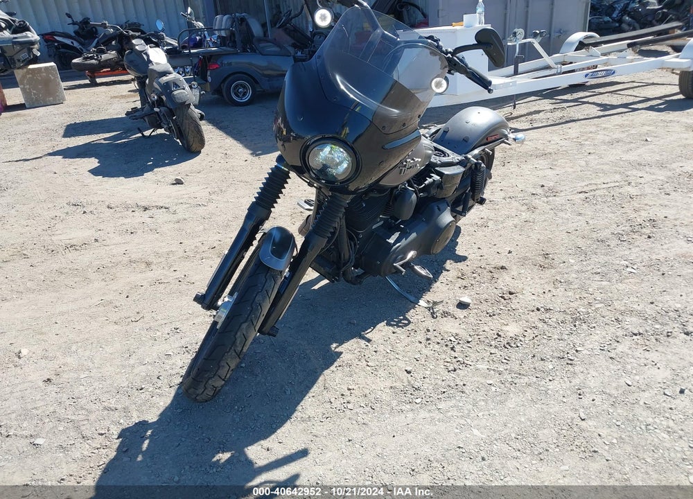2017 HARLEY-DAVIDSON FXDB DYNA STREET BOB VIN: 1HD1GXM36HC300180